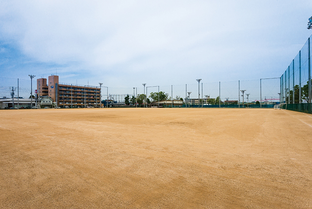 西条市民公園多目的広場